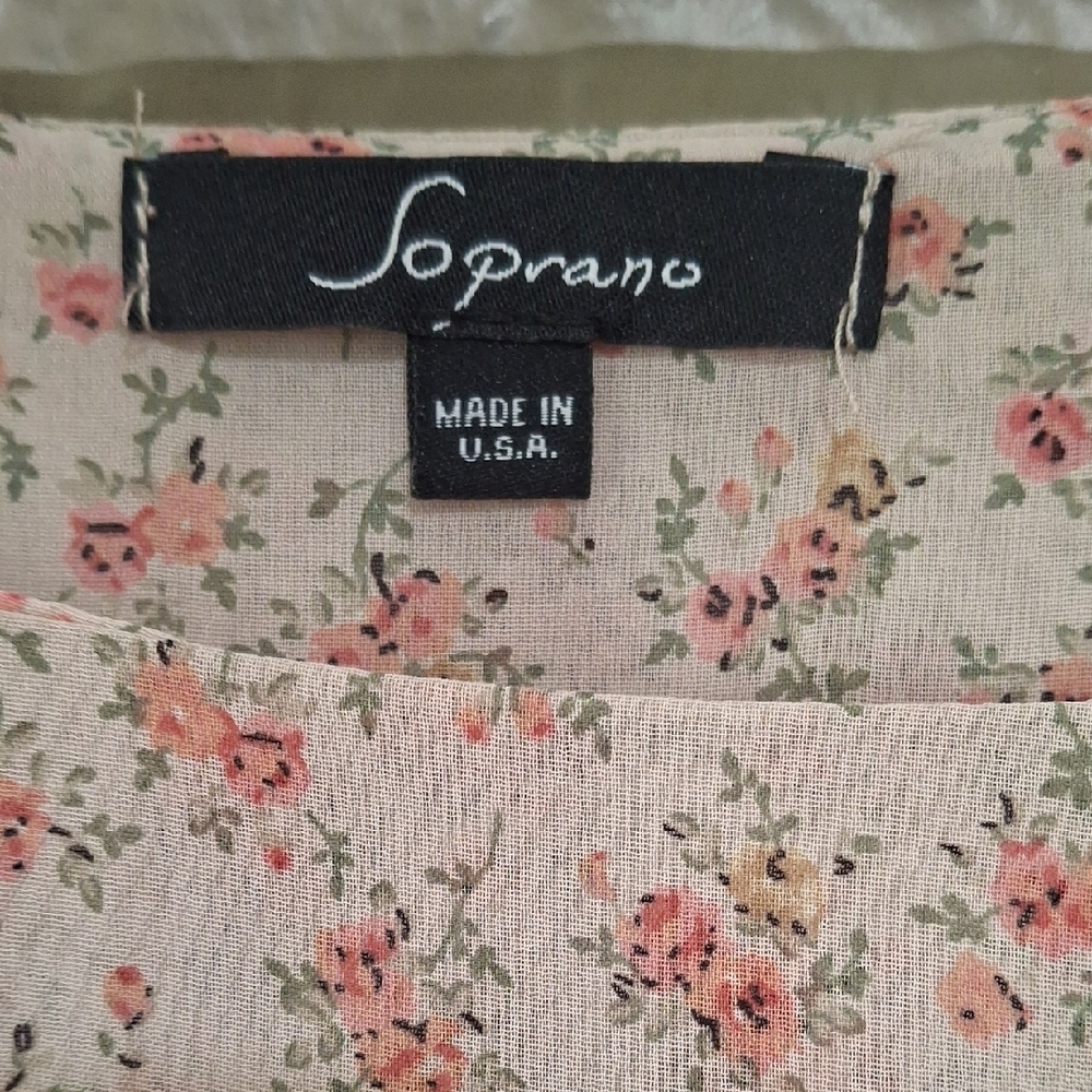 Soprano Cream and Pink Floral Blouse Size M - Picture 2 of 9